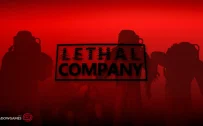 کاور بازی Lethal Company با لوگوی رسمی بازی روی سایه کارگران لباس فضایی در زمینه قرمز