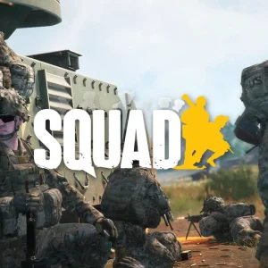 کاور بازی Squad با لوگوی رسمی بازی روی سربازان کنار خودروی زرهی در میدان نبرد