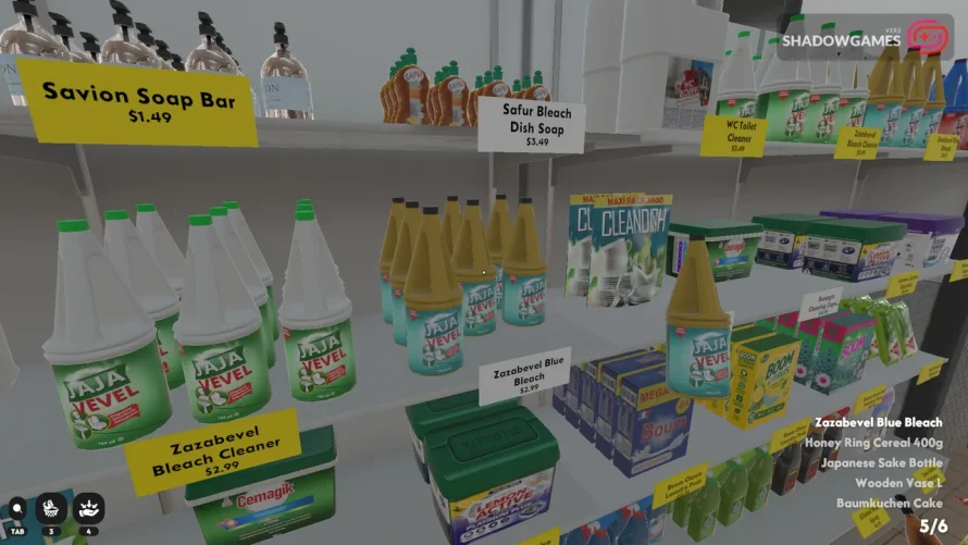 قفسه مرتب شوینده ها و سفیدکننده ها با برچسب قیمت زرد در بازی آنلاین Supermarket Chaos