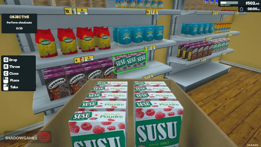 چیدن بسته های شکر از کارتن روی قفسه فروشگاه در بازی آنلاین Supermarket Simulator